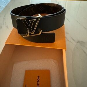 Authentic Louis Vuitton Reversible belt for Sale - NEW